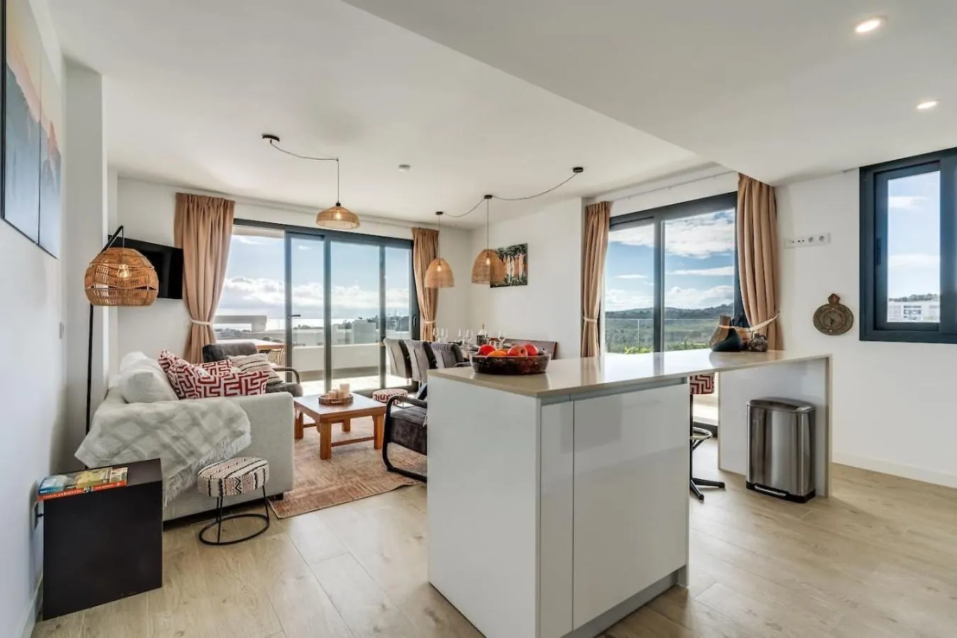 אסטפונה One80 Suites Luxe Strand En Golf Banen Dichtbij
